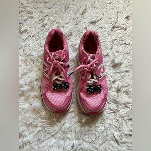 RunDisney NewBalance Pink Minnie Mouse running shoes 860V4